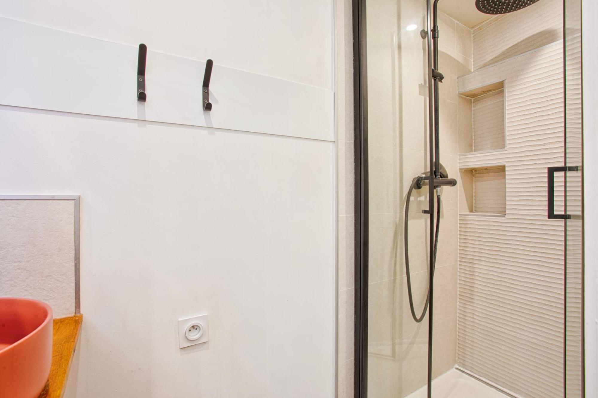 Appartement Fraichement Renovee - Jacuzzi Au Coeur De Caen Kültér fotó