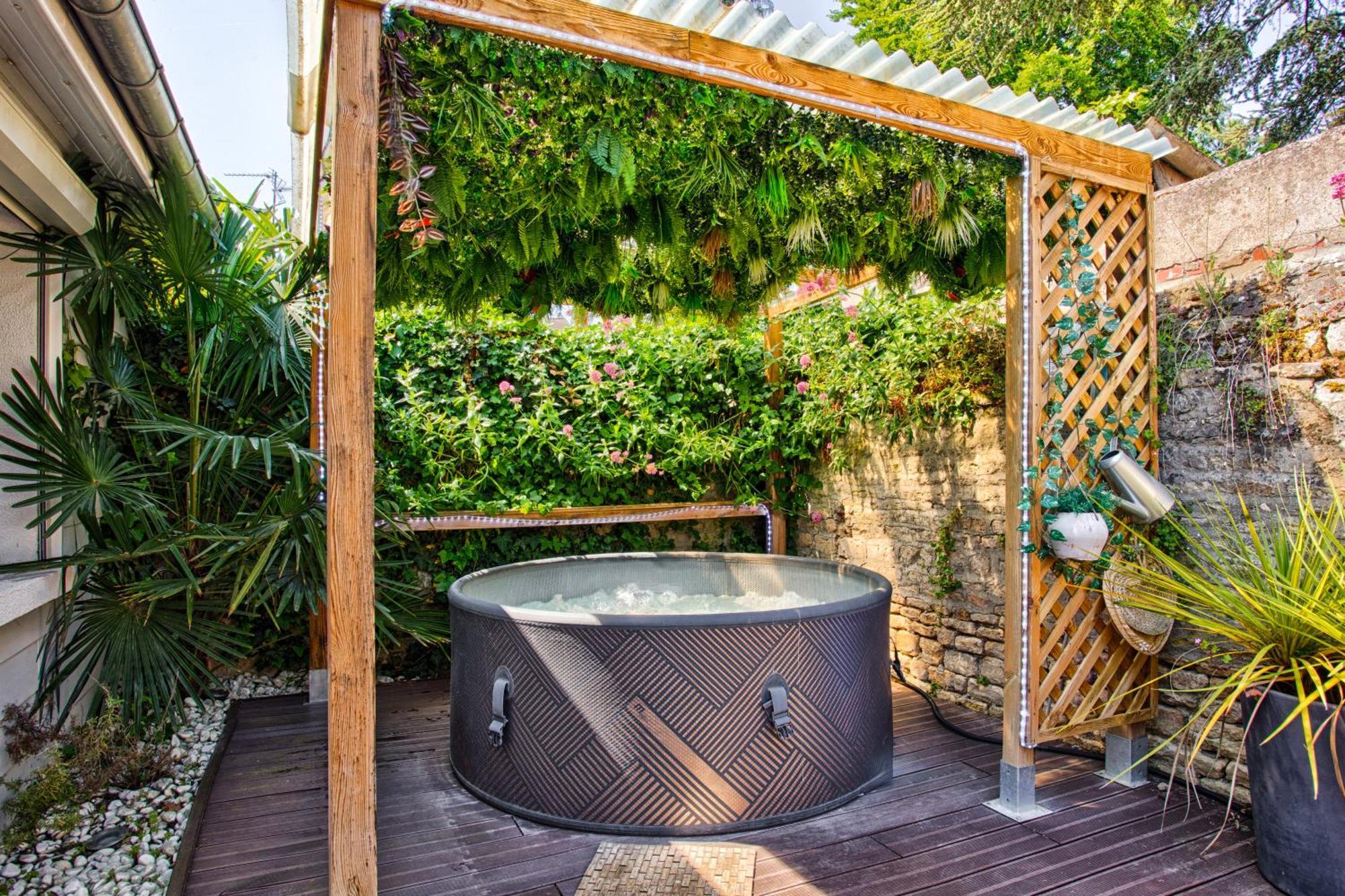 Appartement Fraichement Renovee - Jacuzzi Au Coeur De Caen Kültér fotó