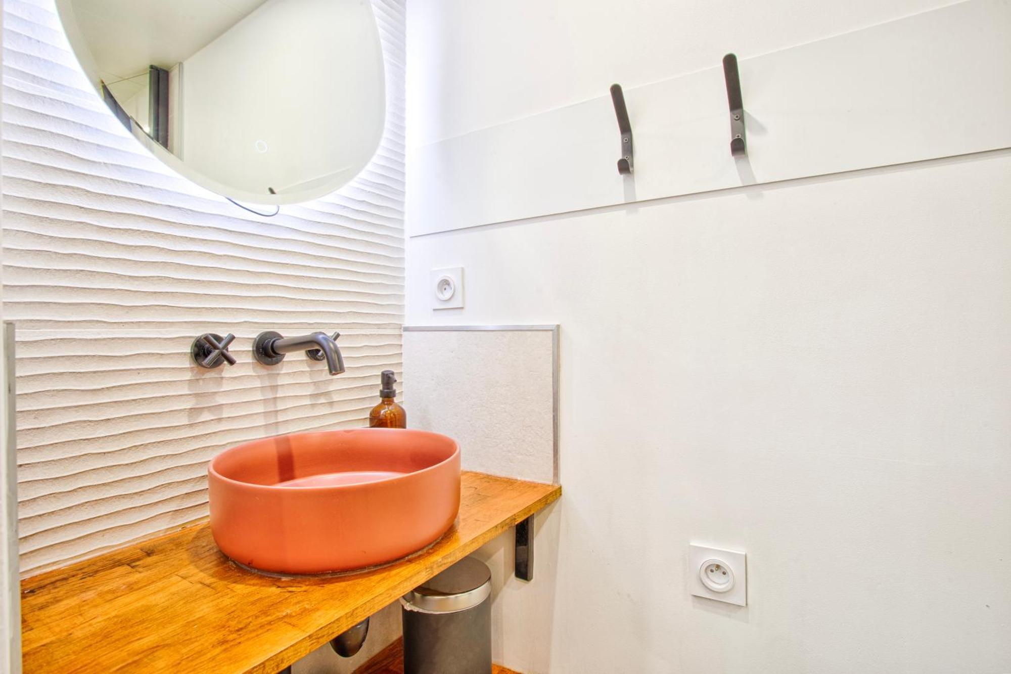 Appartement Fraichement Renovee - Jacuzzi Au Coeur De Caen Kültér fotó